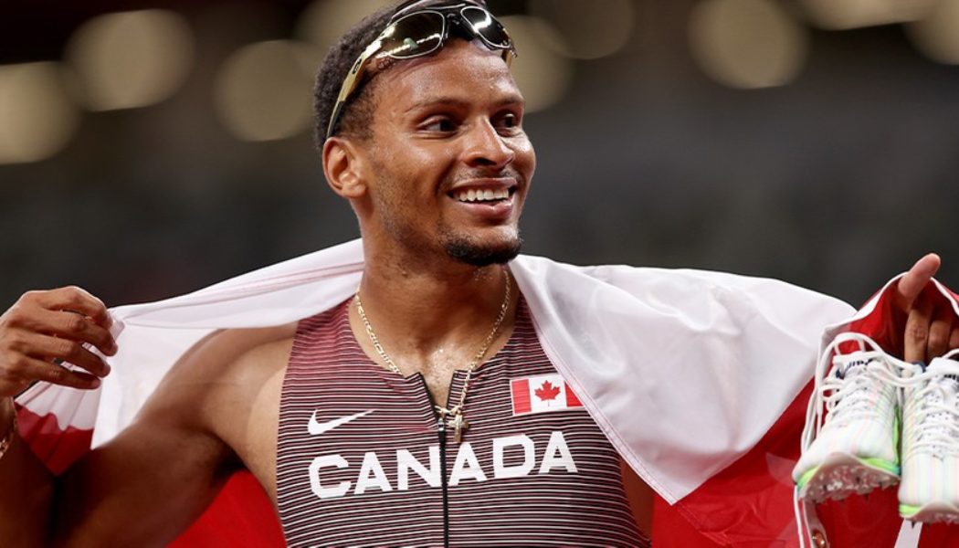 Andre de Grasse Wins Gold in the Men’s 200-Metre Olympic Final