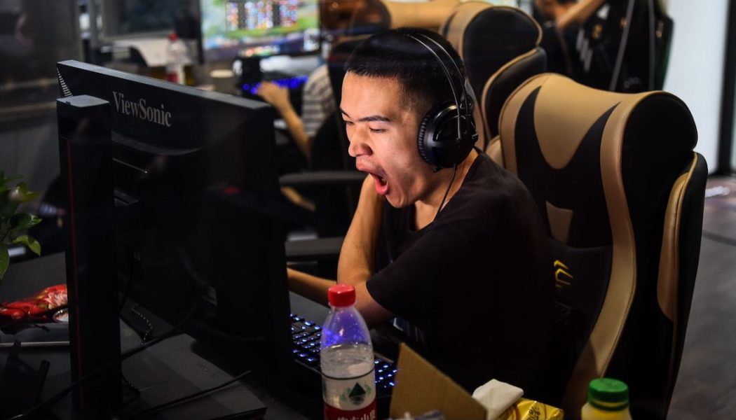 China Limiting Children’s Online Gaming to Three Hours a Week