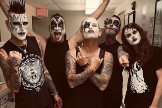 Corey Taylor and His Band Wear KISS Makeup, Perform Slipknot and Nine Inch Nails Songs: Watch