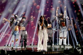 H.E.R. Delivers Crowd-Pleasing Performance With L.A. Phil at the Hollywood Bowl