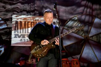 Jason Isbell’s Houston Show Canceled, Says Venue Owner ‘Flat-Out Refused’ to Implement COVID-19 Policy