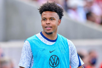 Juventus open to selling Premier League-linked midfielder following Locatelli signing