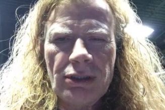 MEGADETH’s DAVE MUSTAINE Takes Part In Bottle-Signing And Wine-Tasting Event In Nashville: Video, Photos