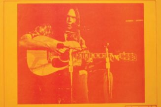 Neil Young Announces Bootleg Recording of His 1970 Carnegie Hall Performance