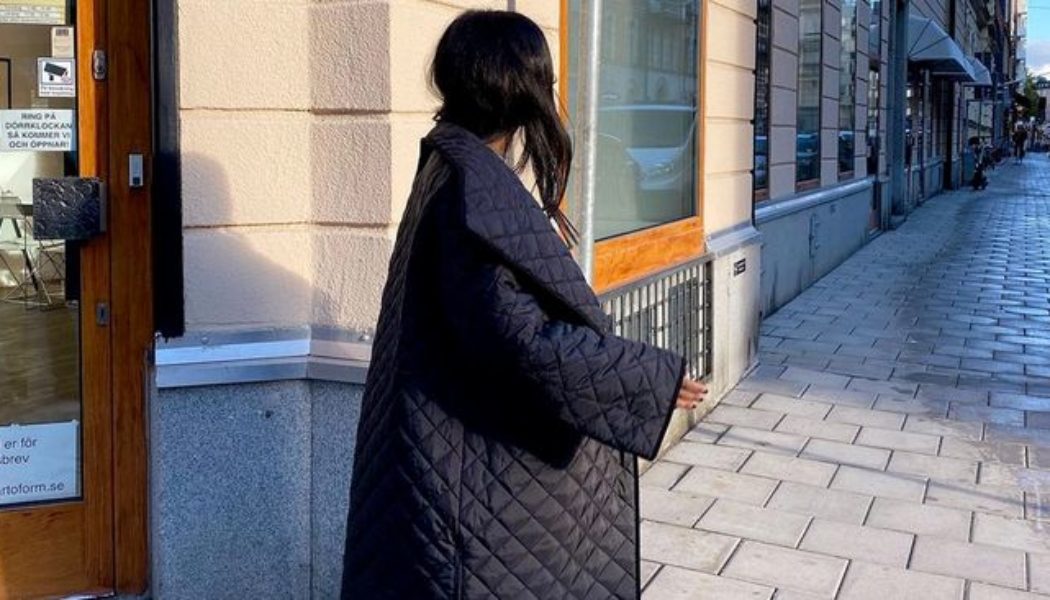 PSA: Rosie Huntington-Whiteley’s Favourite Winter Coat Is Back for 2021