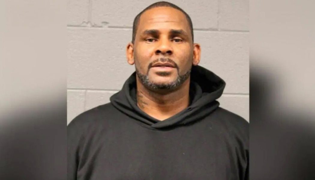 R Kelly Trial Day 1: Prosecutors Liken Singer to Crime Boss Who Blackmailed His Victims