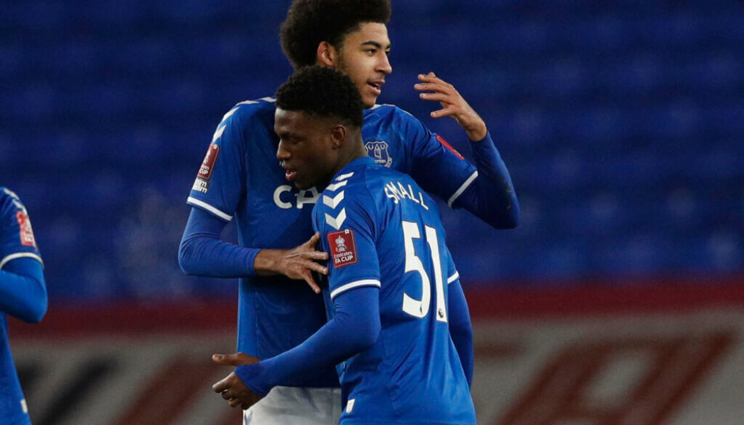 Report: Leeds and Dean Smith want player after he severed ties with Everton