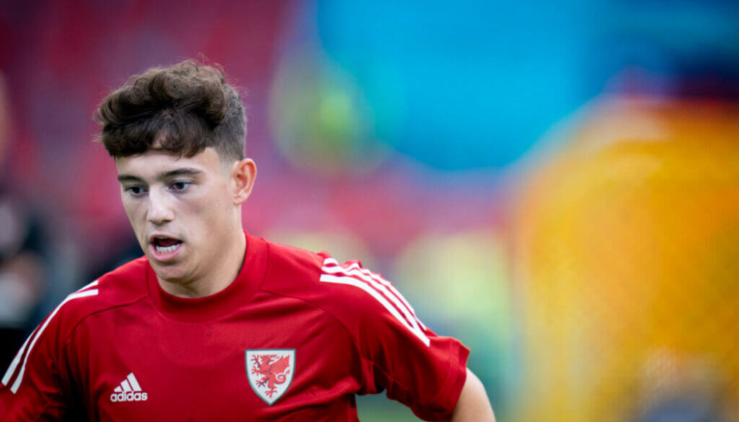 Report: Leeds reignite interest in signing £45k-per-week star from PL rival club