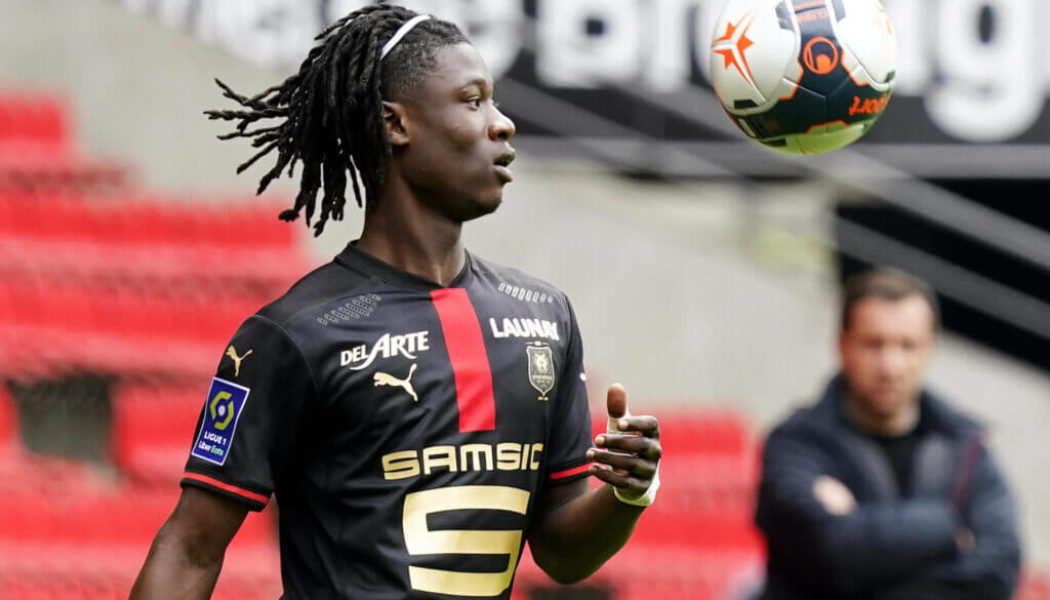 Report: Man Utd dealt blow as PSG ‘launch offensive’ for £34m man, player ‘favours’ Ligue 1