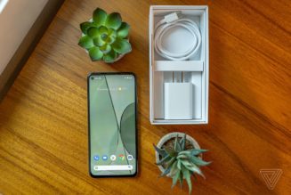The Google Pixel 6 won’t ship with a charger
