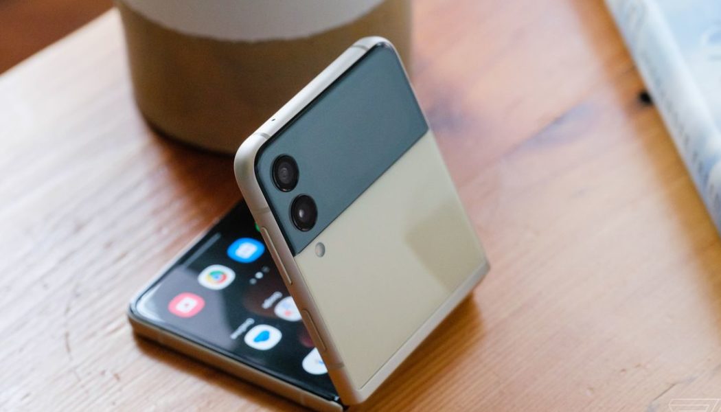 Vergecast: reviews for the Pixel 5A, Samsung Galaxy Z Fold 3, and Z Flip 3