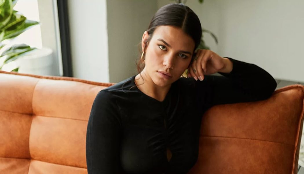 Vibrant Printed Jeans Are the Autumn Fashion Trend You’re About to See Everywhere