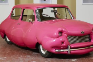 Artsy and Moncler Partner on an Art Auction Centered Around the “2 Moncler 1952” Collection