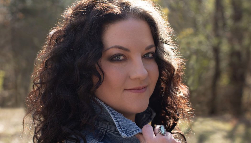 Ashley McBryde Recovering After Horseback Riding Accident That Left Her With a Concussion and Unable to Walk ‘Without Assistance’