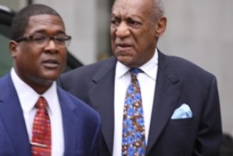 Bill Cosby Says R. Kelly Got “Railroaded” In Sex Crimes Trial, Twitter Replies In Disgust