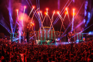 Couple Appears to Have Sex In the Middle of Nocturnal Wonderland Music Festival