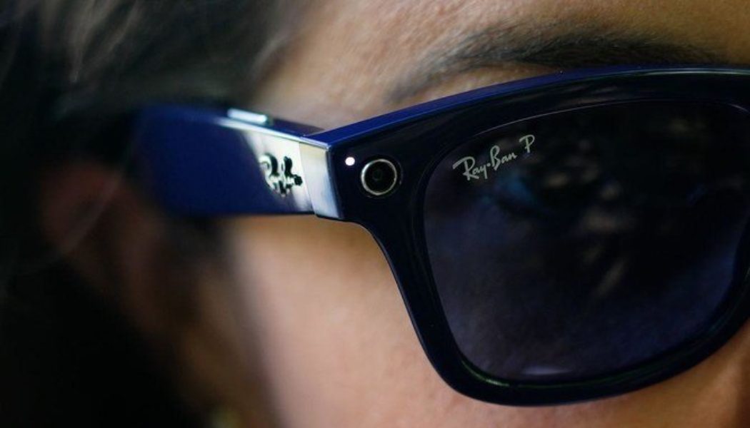 Facebook Unveils its New Ray-Ban “Smart Glasses”