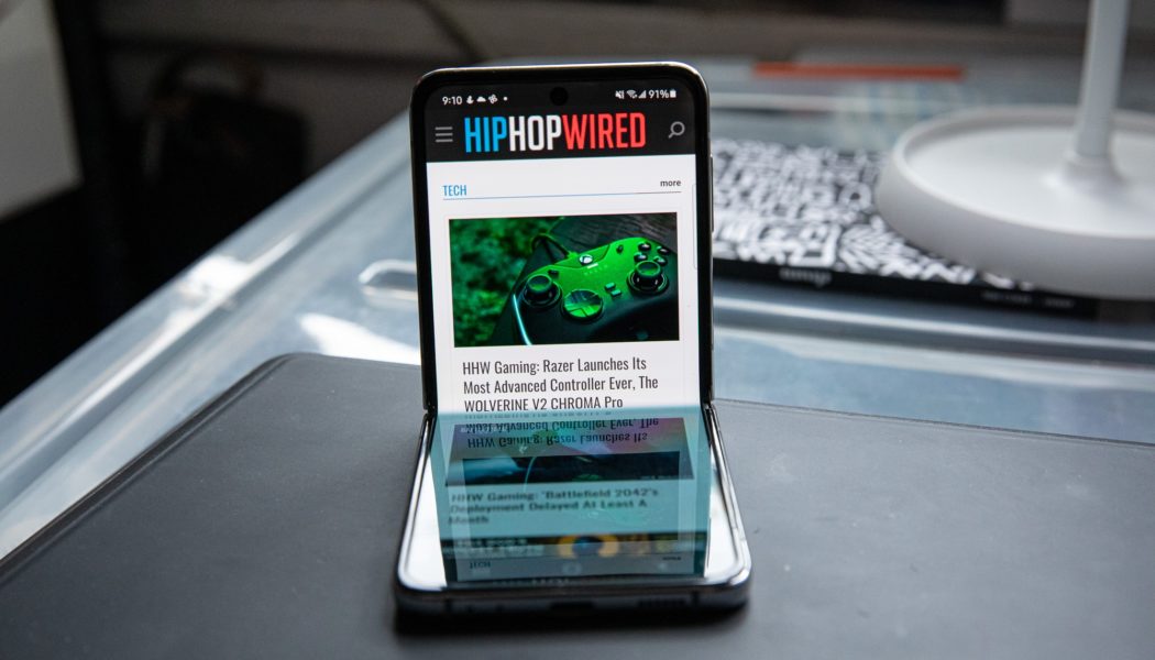 HHW Tech Review: Samsung Further Tightens Its Grip On The Foldable Market With The Galaxy Z Flip3 5G