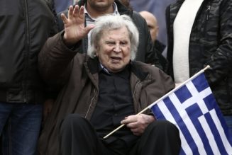 Hundreds Wait to Pay Respects to Greek Composer Mikis Theodorakis