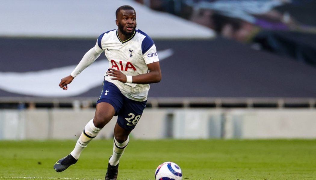 Manchester United identify two midfielders as possible Pogba replacements