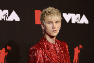 MTV VMAs 2021: Machine Gun Kelly Wins Best Alternative for ‘My Ex’s Best Friend’