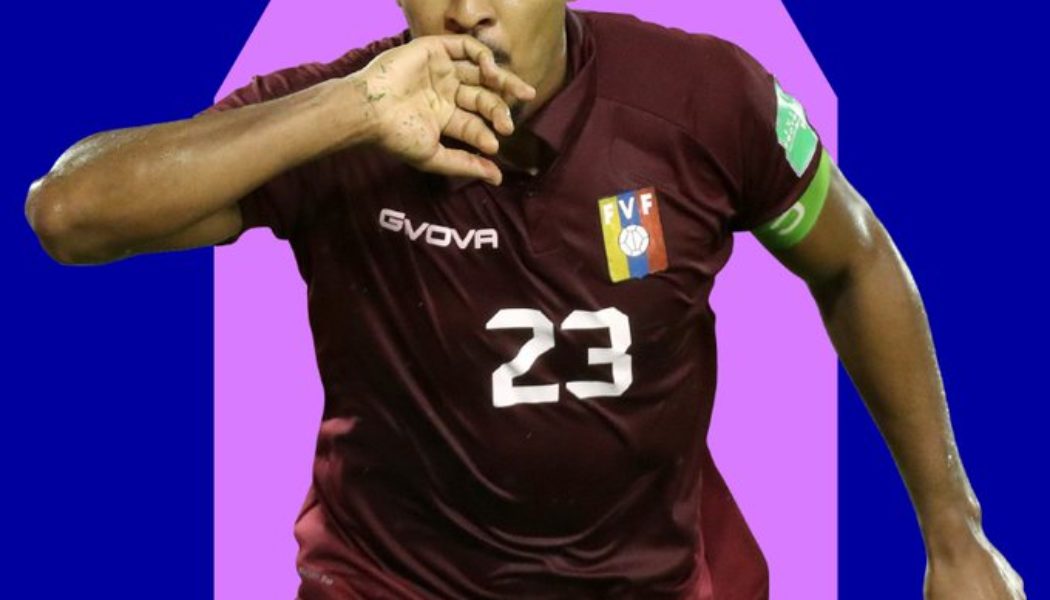 Rafa Benitez sends message to new Everton signing on Twitter following D-day move