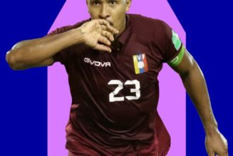 Rafa Benitez sends message to new Everton signing on Twitter following D-day move