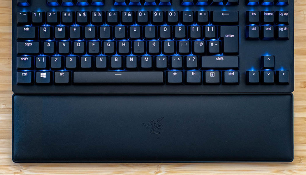 Razer Huntsman V2 review: no need for speed