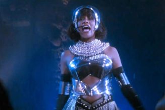 Remake of Whitney Houston’s The Bodyguard Officially in the Works at Warner Bros.