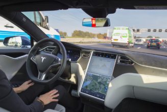 The investigation into Tesla Autopilot’s emergency vehicle problem is getting bigger