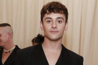Tom Daley Knitted a Harry Styles-Inspired Cardigan to Prepare For His First Met Gala