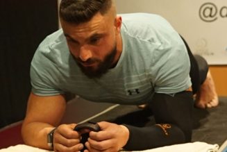 Watch This Australian Man Break the World Record for Longest Plank Ever