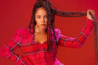 You Don’t Know Lou Llobell Yet, But You’re About to See Her Everywhere