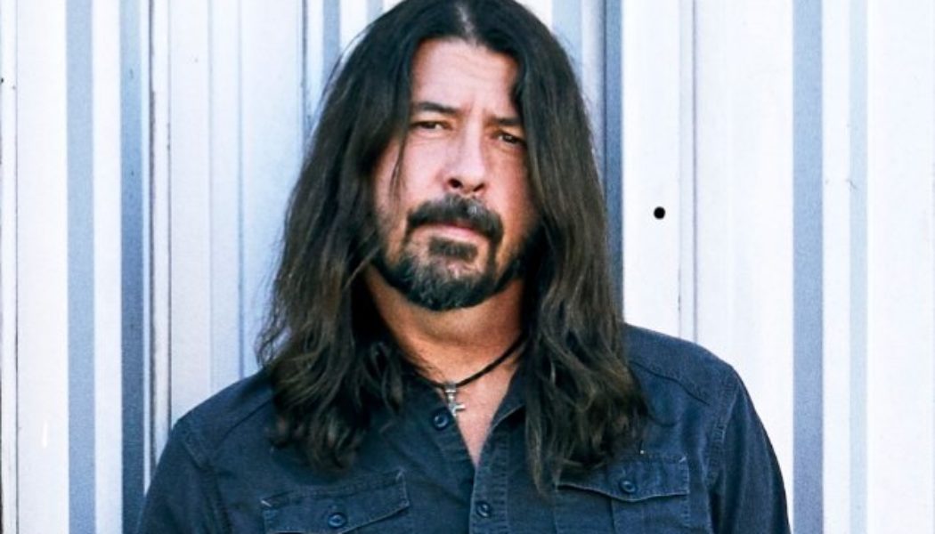 DAVE GROHL On Lawsuit Filed By ‘Nevermind’ Baby: ‘He’s Got A ‘Nevermind’ Tattoo. I Don’t.’