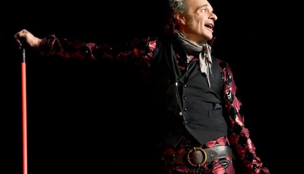 David Lee Roth Announces Retirement: ‘I Am Throwing in the Shoes’