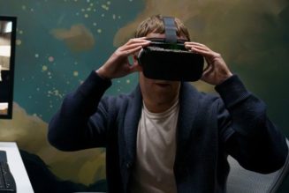 Facebook execs tease VR prototype hardware with new photos