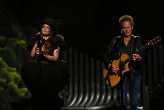 Halsey & Lindsey Buckingham Deliver Stunning Performance of ‘Darling’ on ‘SNL’: Watch