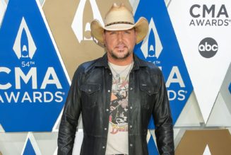 Jason Aldean Reacts to COVID-19 Vaccine Mandate in California Schools: ‘People Should Be Outraged’