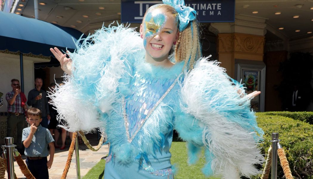 JoJo Siwa’s Impresses With Viennese Waltz on ‘Dancing with the Stars’: Watch