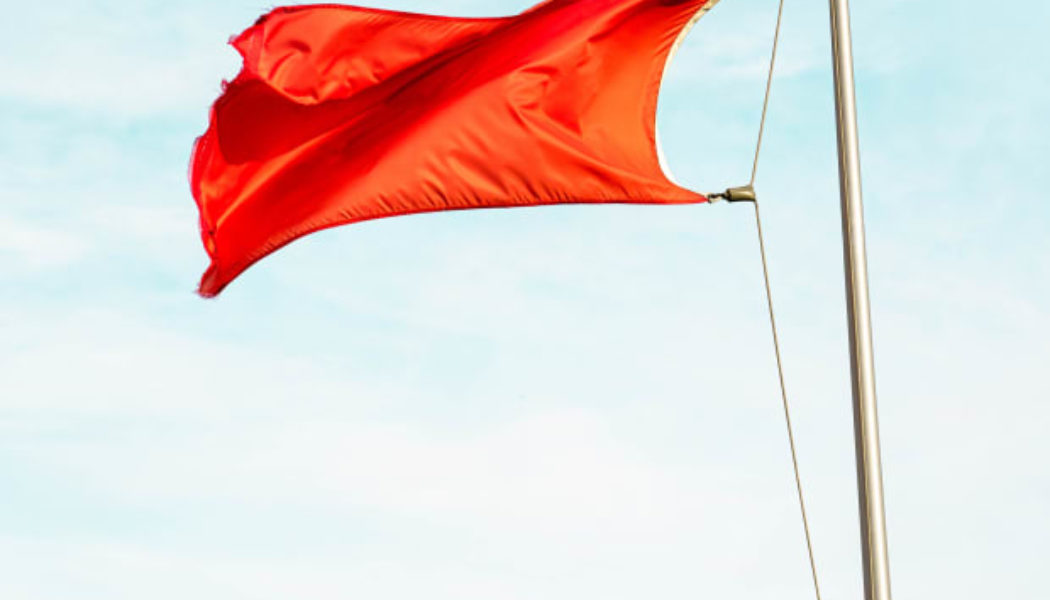 Red Flags Are Dominating EDM Twitter—Here Are Some of the Funniest Posts