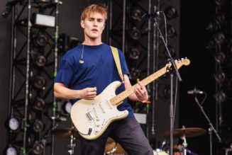 Sam Fender Blasts to No. 1 In U.K. With ‘Seventeen Going Under’