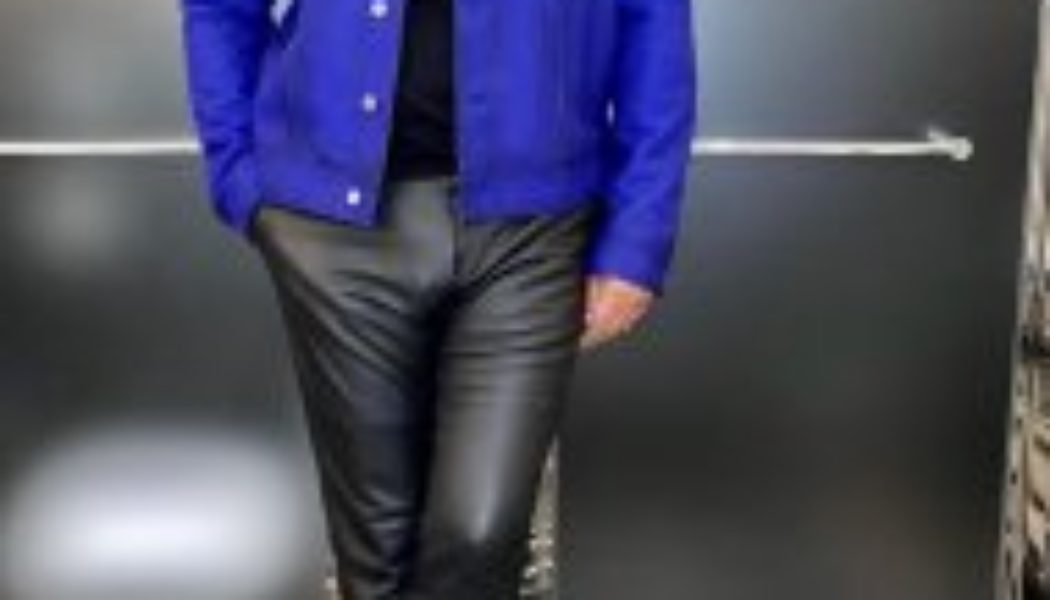 Steve Harvey’s Season Of Drip Continues, Twitter Discusses & Memes The Fits