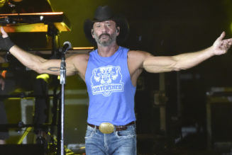 Tim McGraw Jumps Off Stage and Confronts Hecklers After Forgetting Lyrics, Getting Booed: Watch