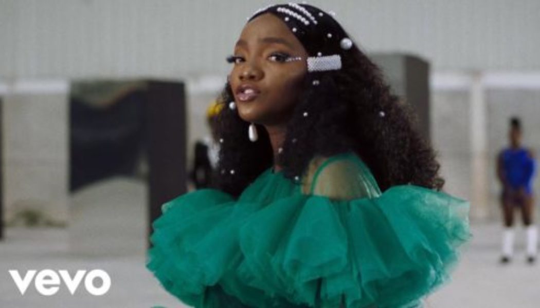 VIDEO: Simi – Woman