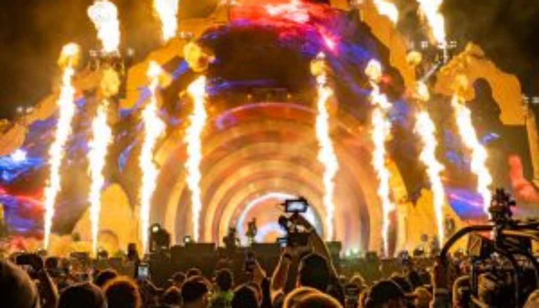 Astroworld Festival Cancelled After Crowd Surge Leaves 8 Dead, Several More Injured