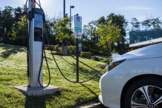 Biden’s $7.5 billion EV charging plan will require a lot of patience