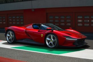 Ferrari Unveils the 828-Horsepower Daytona SP3