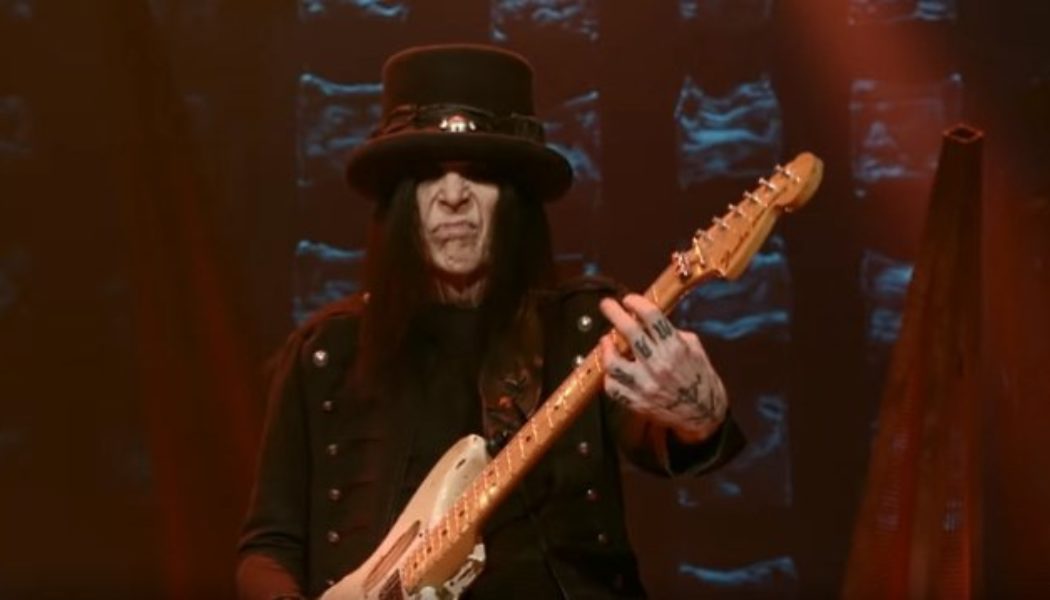 How BOB DAISLEY Saved MICK MARS From Getting Fired By MÖTLEY CRÜE