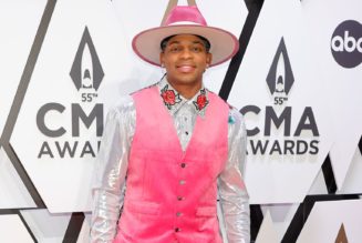 Jimmie Allen Tearfully Accepts New Artist of the Year Award at 2021 CMAs