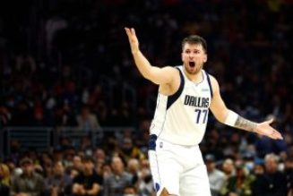 Luka Dončić Flirts With Triple Double In Return, T’d Up For Calling Terrence Mann “Too Small”
